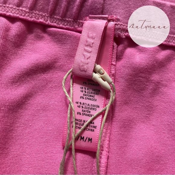 Skims Outdoor Long Skirt in Bubble Gum M - Picture 2 of 3